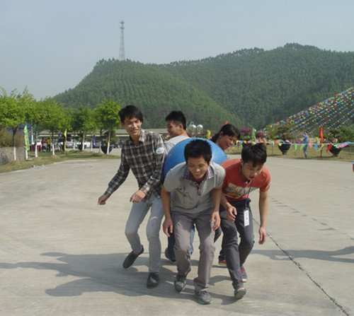 “华山泉”第五届趣味运动会.jpg “华山泉”第五届趣味运动会.jpg