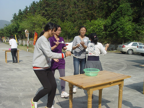“华山泉”第五届趣味运动会.jpg “华山泉”第五届趣味运动会.jpg