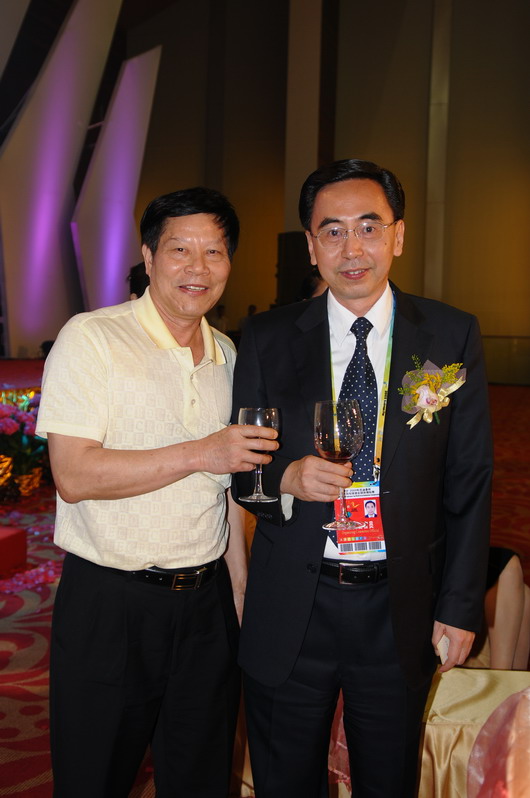  公司领导参加2009苏迪曼羽毛球团体赛开幕式.jpg