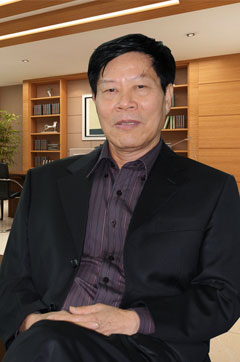 华山泉总经理.jpg
